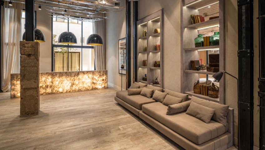 EFE Hotel & Cowork